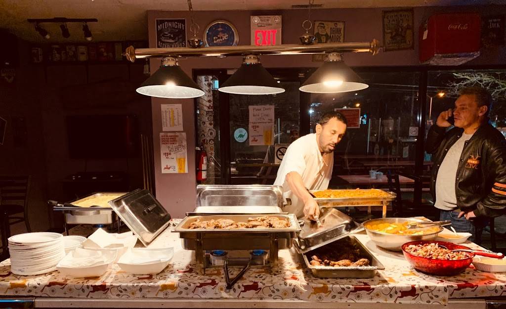 Karlas Roadhouse | restaurant | 4630 Kingston Rd, Scarborough, ON M1E 4Z4, Canada | 6473527780 OR +1 647-352-7780