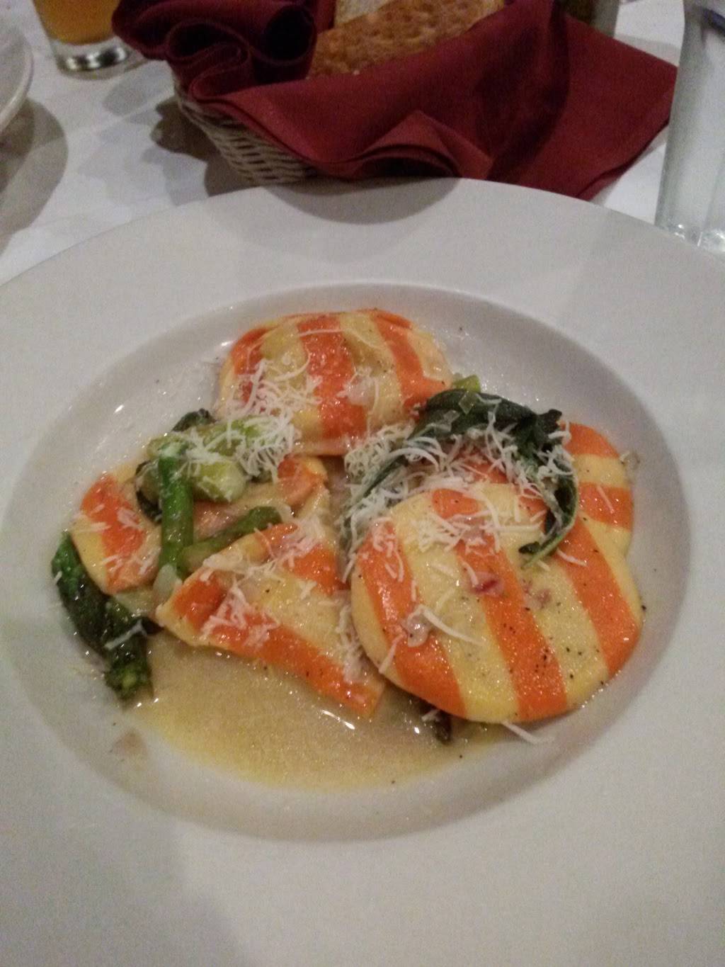 Reggianos Restaurant | restaurant | 489 Bridgeport Ave, Milford, CT 06460, USA | 2037138300 OR +1 203-713-8300