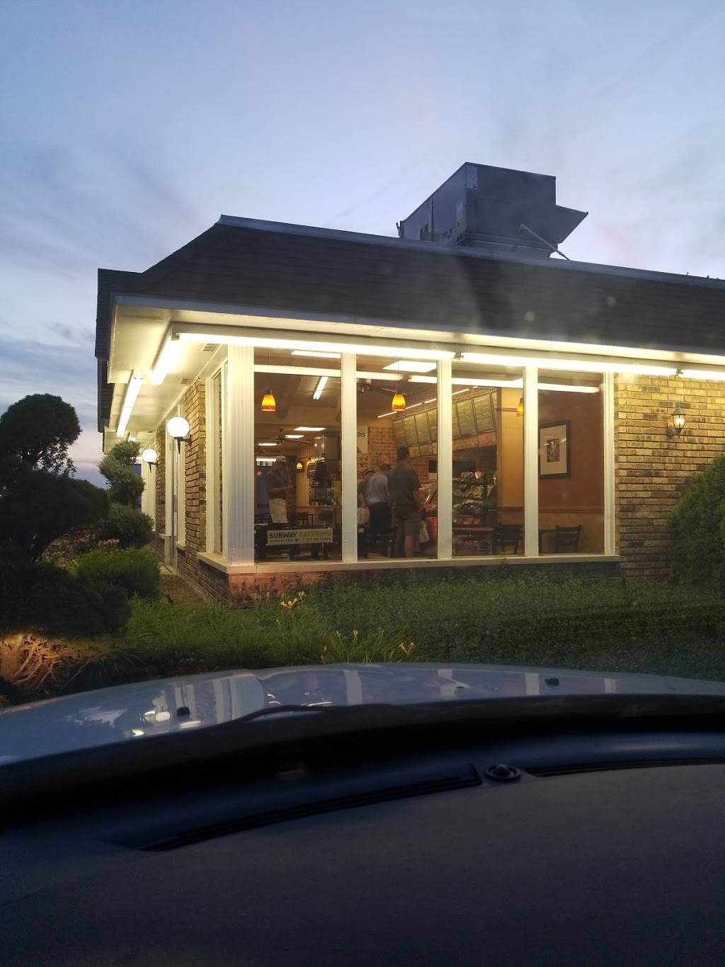 Subway Restaurants | restaurant | west, 404 W Roosevelt Rd, Lombard, IL 60148, USA | 6304957827 OR +1 630-495-7827