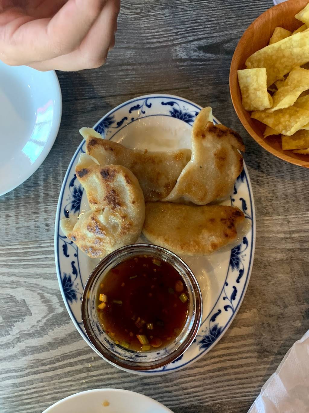 Happy China Restaurant | restaurant | 300 Village Center Dr, Woodstock, GA 30188, USA | 7709244088 OR +1 770-924-4088