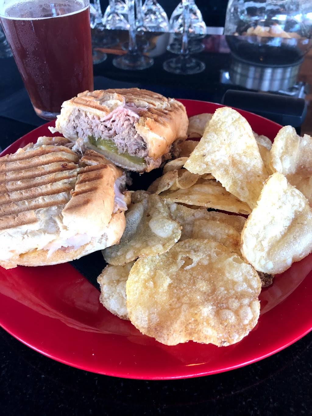 The Fountain Kitchen & Wine Bar | restaurant | 543 S Pineapple Ave, Sarasota, FL 34236, USA | 9412038523 OR +1 941-203-8523