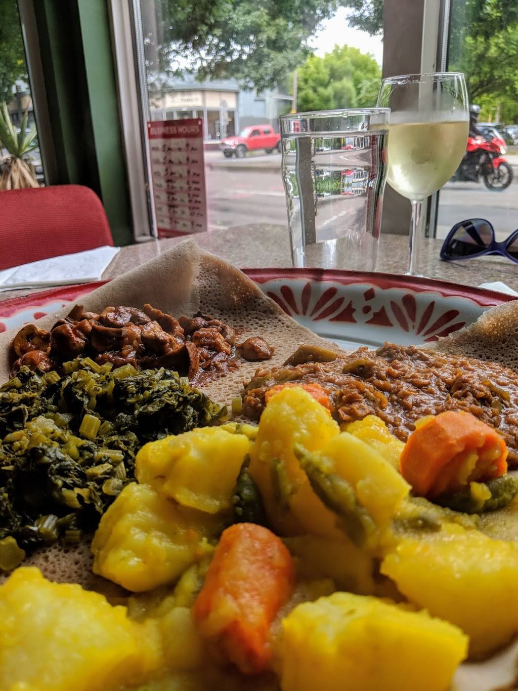 Queen of Sheba Restaurant | restaurant | 2413 NE Martin Luther King Jr Blvd, Portland, OR 97212, USA | 5032876302 OR +1 503-287-6302