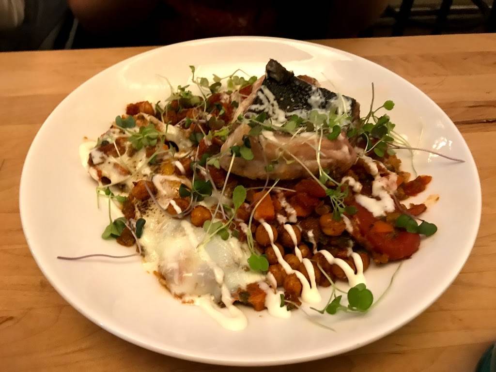 Public Fish & Oyster | restaurant | 513 W Main St, Charlottesville, VA 22903, USA | 4349955542 OR +1 434-995-5542