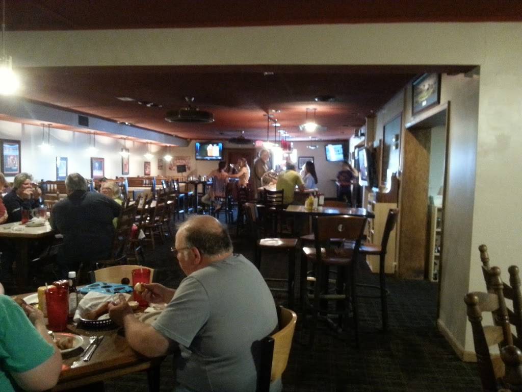 B-Line Bar & Grill | restaurant | 5960 Pinckney Rd, Howell, MI 48843, USA | 5175469122 OR +1 517-546-9122