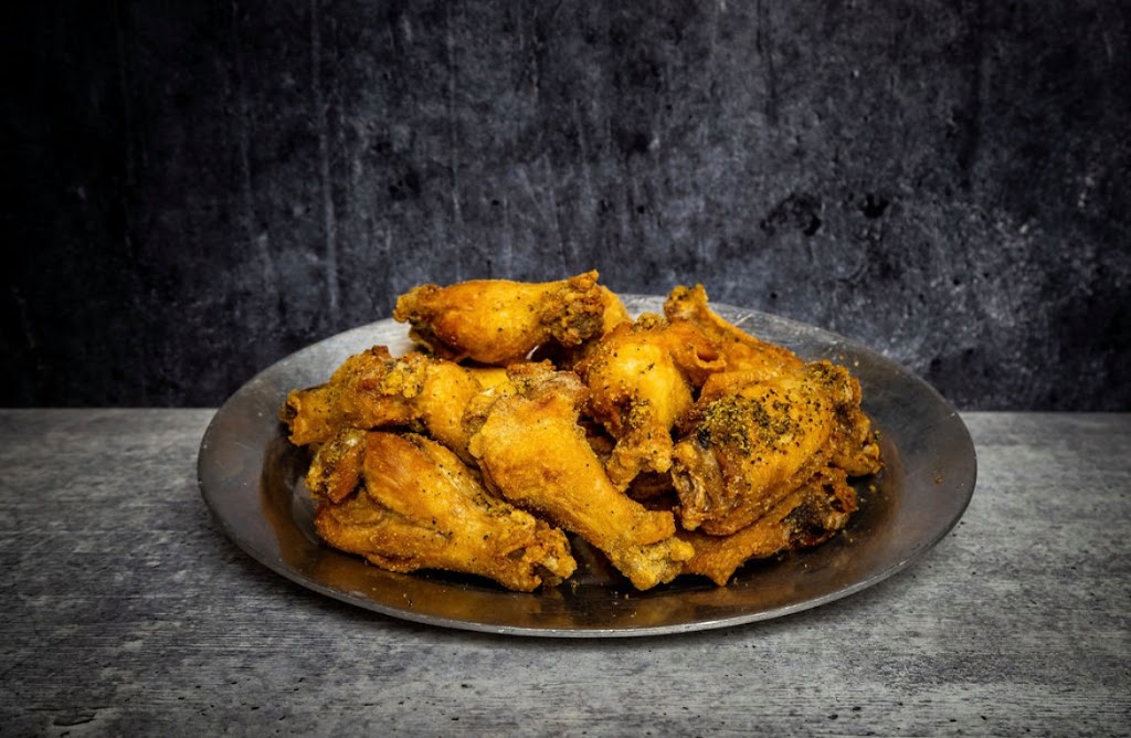 Toss Em Wing Factory | meal takeaway | 3600 N Wickham Rd, Melbourne, FL 32935, USA | 3216226950 OR +1 321-622-6950