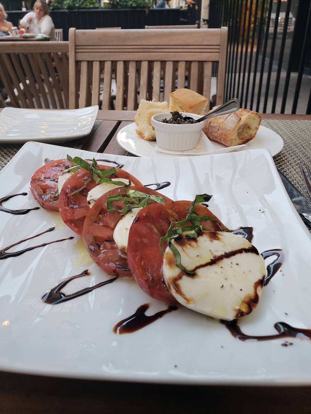 Osteria del Pastaio | restaurant | 111 E Chestnut St, Chicago, IL 60611, USA | 3126490555 OR +1 312-649-0555