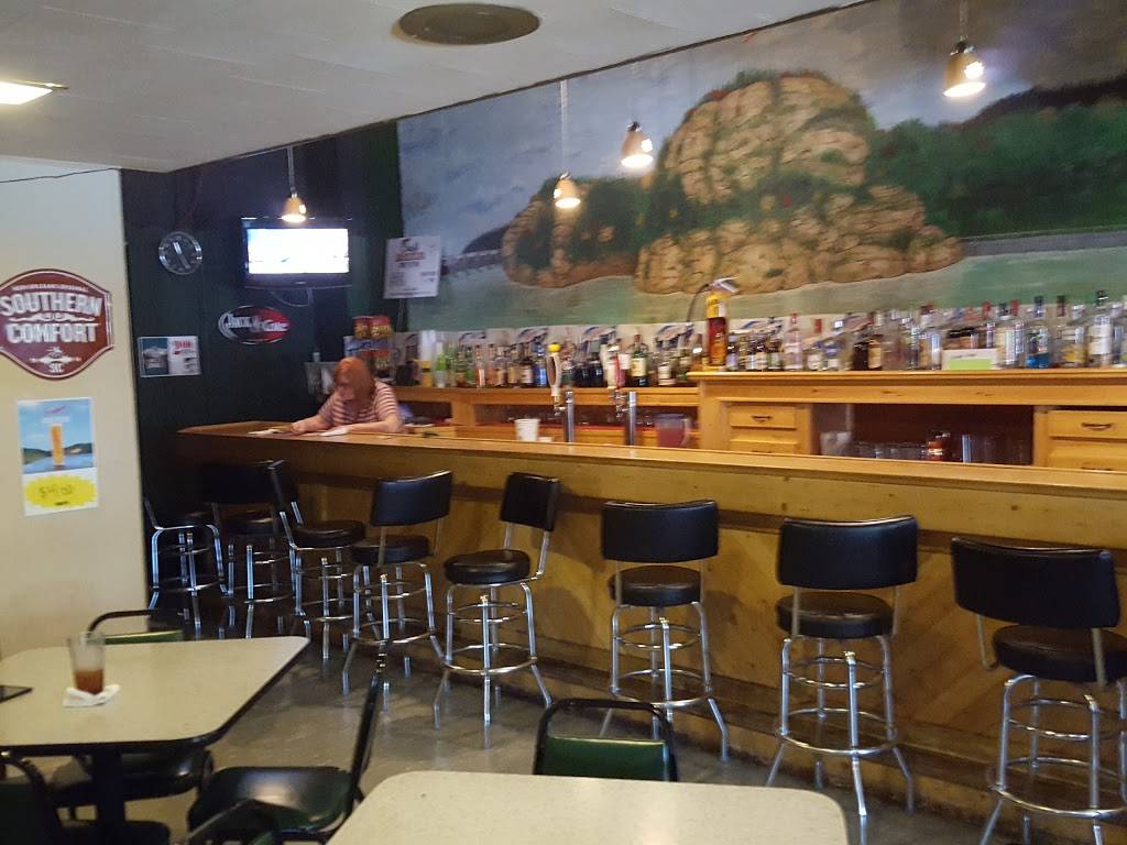 Joy & Eds Supper Club | restaurant | 113 Mill St, North Utica, IL 61373, USA | 8156674850 OR +1 815-667-4850