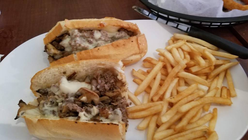 Ninos Corner Italian Restaurant & Pizzeria | restaurant | 4236 20th St, Vero Beach, FL 32960, USA | 7725620276 OR +1 772-562-0276