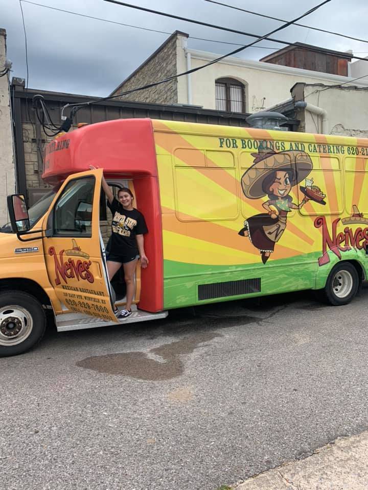 Neives Mexican Food & Catering | restaurant | 119 E 9th Ave, Winfield, KS 67156, USA | 6202297600 OR +1 620-229-7600