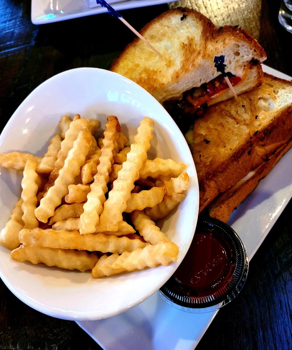 Third Street Tavern | restaurant | 1110 N Old World 3rd St, Milwaukee, WI 53203, USA | 4148978137 OR +1 414-897-8137