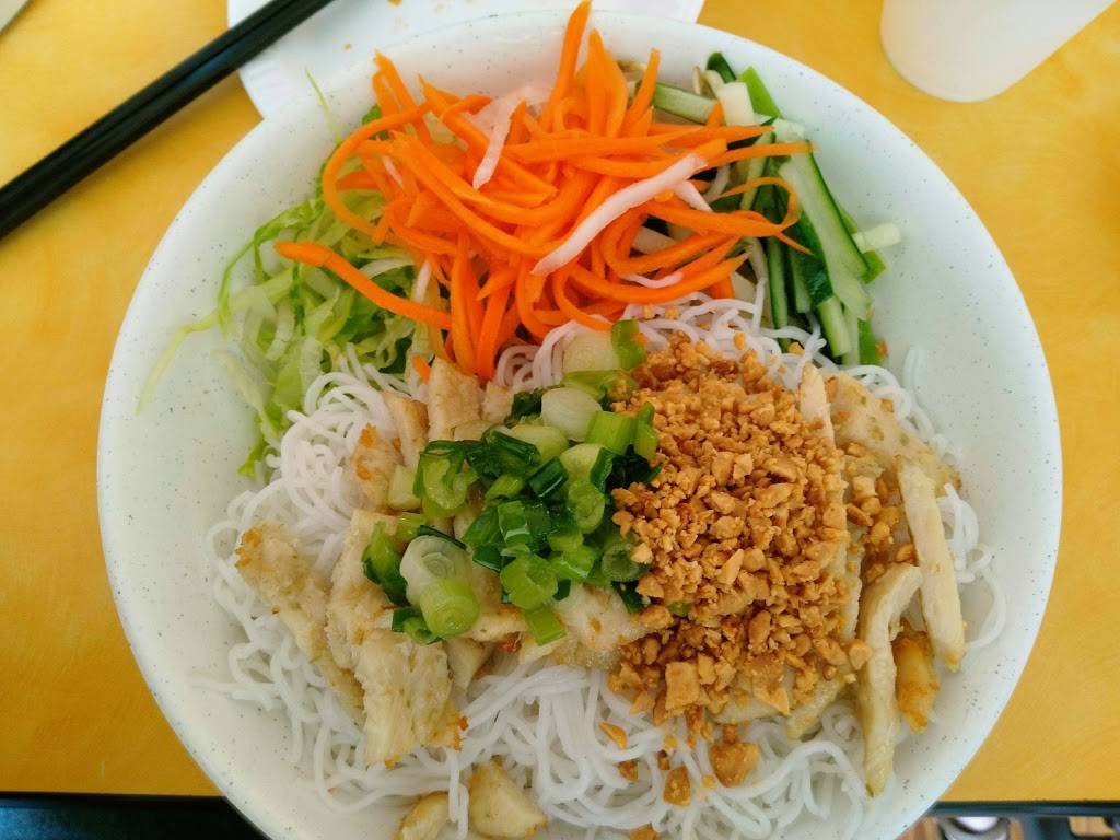 Pho Golden Bowl | restaurant | 12 Lake Ave, Manchester, NH 03101, USA | 6036222000 OR +1 603-622-2000