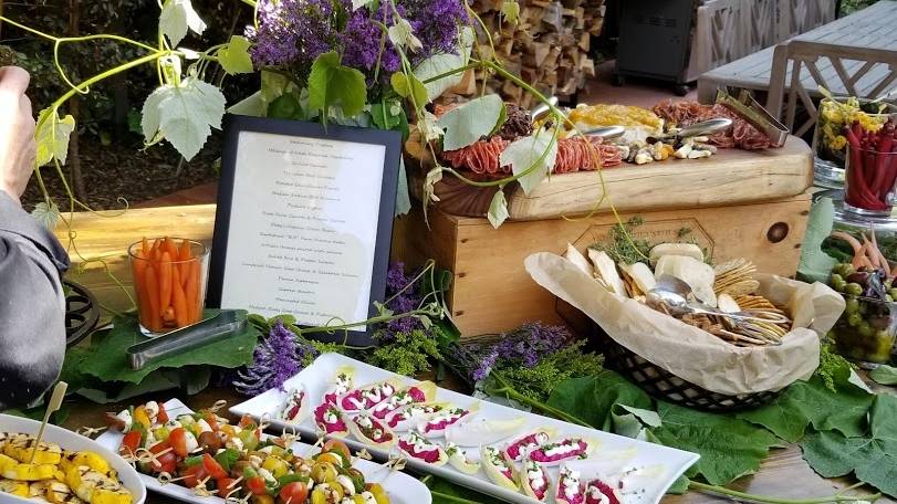 Daily Greenz Etc. | meal takeaway | 619 E Gutierrez St, Santa Barbara, CA 93103, USA | 8056363812 OR +1 805-636-3812