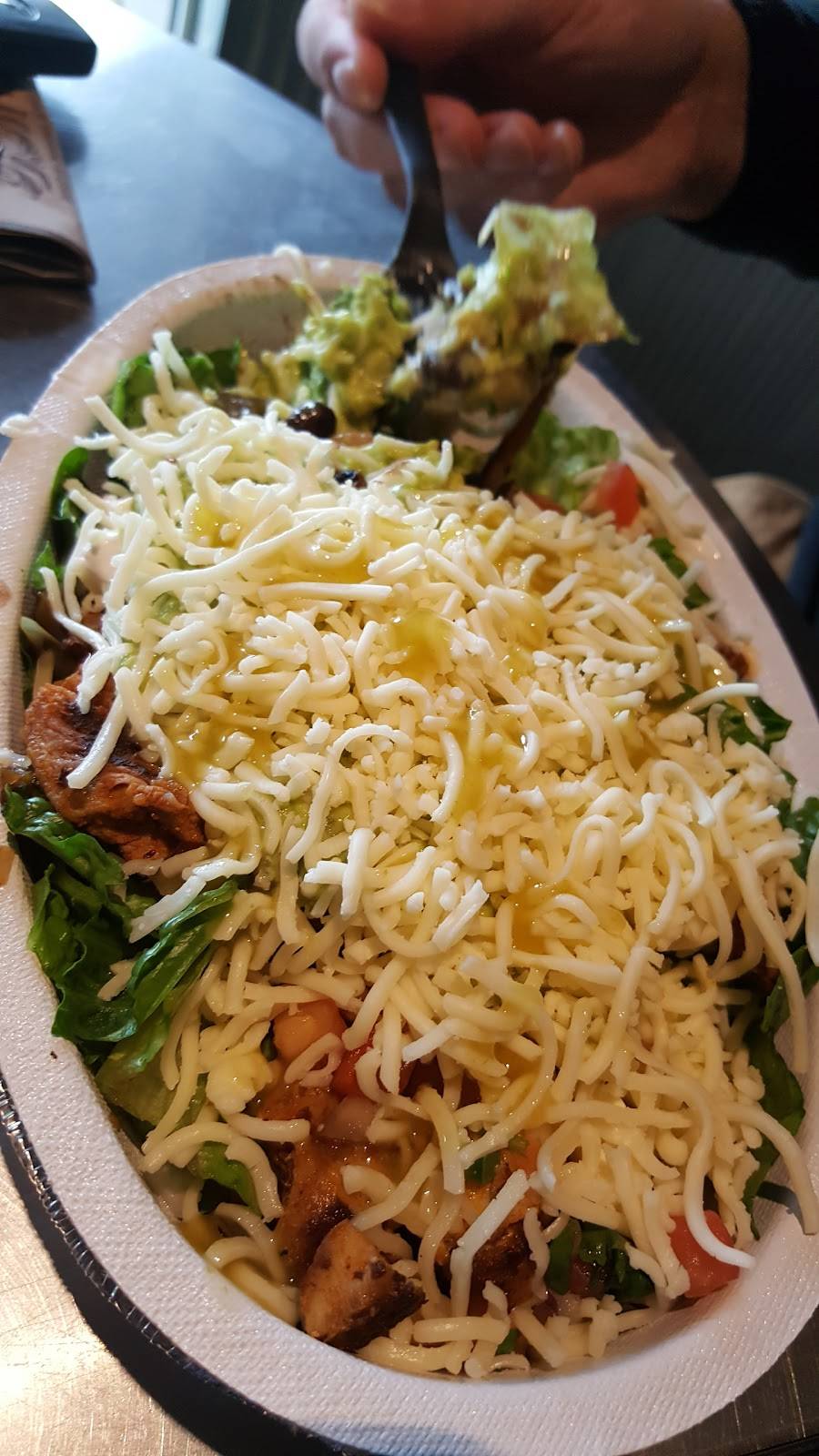 Chipotle Mexican Grill | restaurant | 5420 Southpoint Plaza Way, Fredericksburg, VA 22407, USA | 5407106040 OR +1 540-710-6040