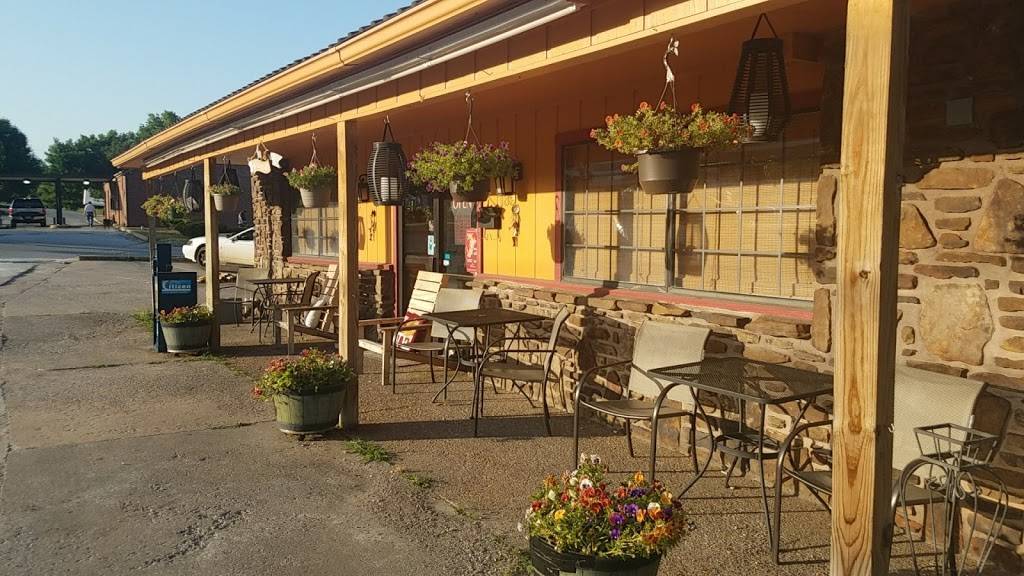 Ozark Fried Chicken & Fish | restaurant | 139 E Van Buren #8801, Eureka Springs, AR 72632, USA | 4792538888 OR +1 479-253-8888