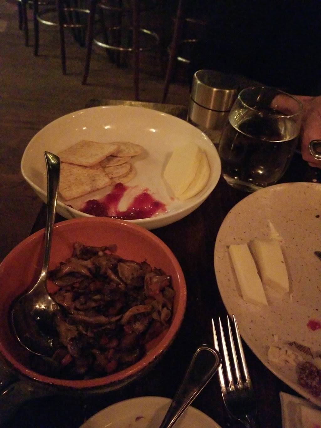 Newbolds Food & Libations | restaurant | 211 Old York Rd, Jenkintown, PA 19046, USA | 2676365577 OR +1 267-636-5577