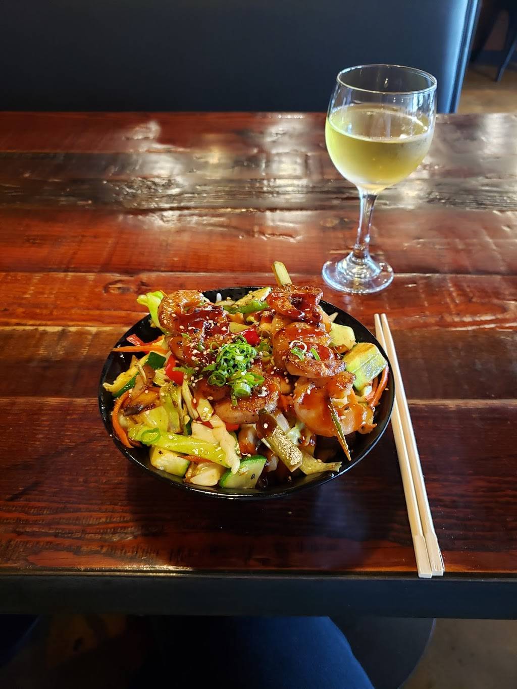 MIKKO SUSHI | restaurant | 330 Main St, Vista, CA 92084, USA | 7608428001 OR +1 760-842-8001