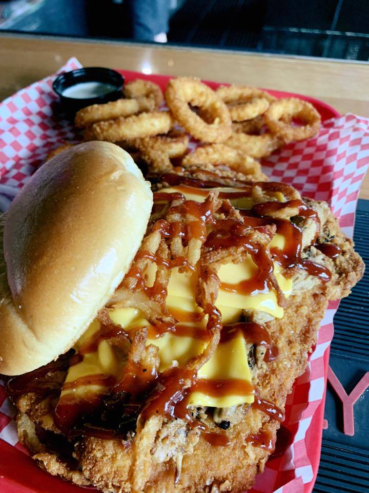 Smokey’s Grille | restaurant | 22392 255th St, Delhi, IA 52223, USA | 5639222076 OR +1 563-922-2076