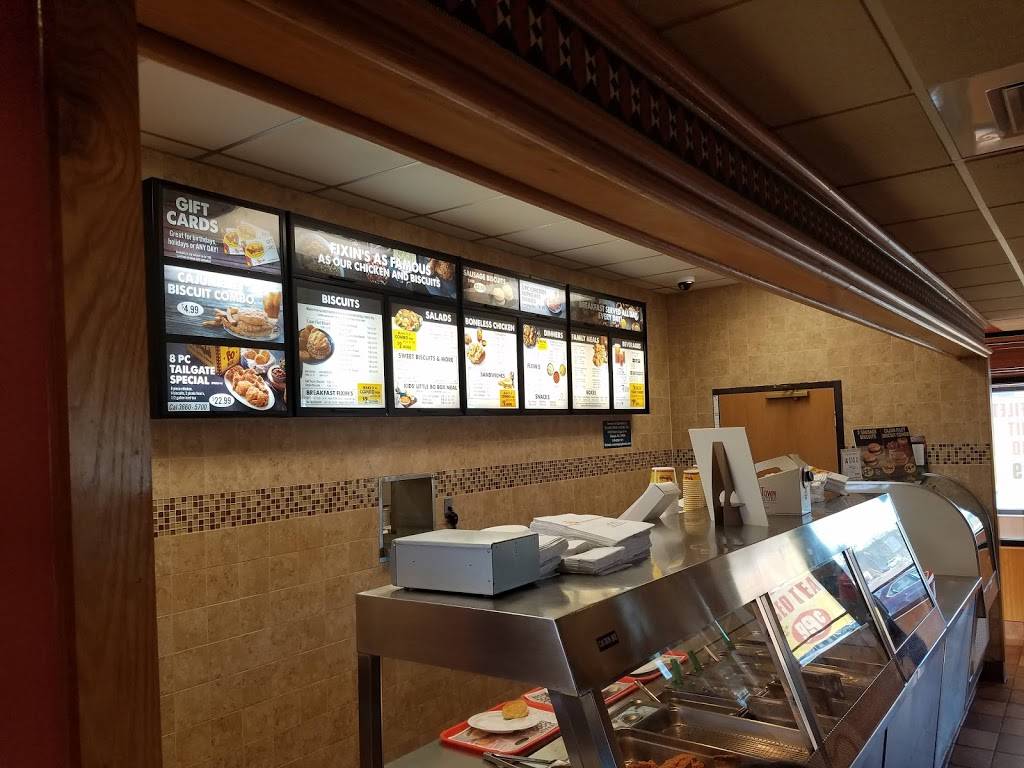 Bojangles Famous Chicken n Biscuits | restaurant | 149 Market St, Sanford, NC 27332, USA | 9197765168 OR +1 919-776-5168