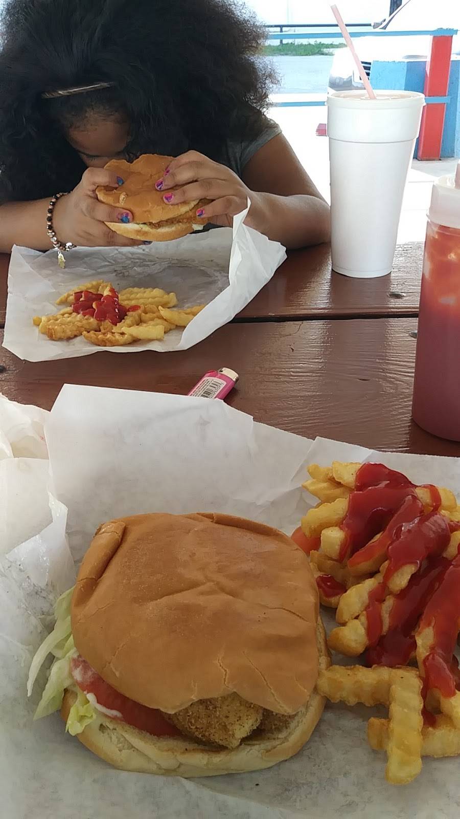 Texas Burger Company | restaurant | 3038 E Commerce St, San Antonio, TX 78220, USA | 2102291526 OR +1 210-229-1526