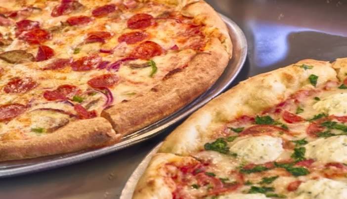 Upper Crust Pizza | meal delivery | 606 Market St # 160, Kissimmee, FL 34747, USA | 4075661221 OR +1 407-566-1221