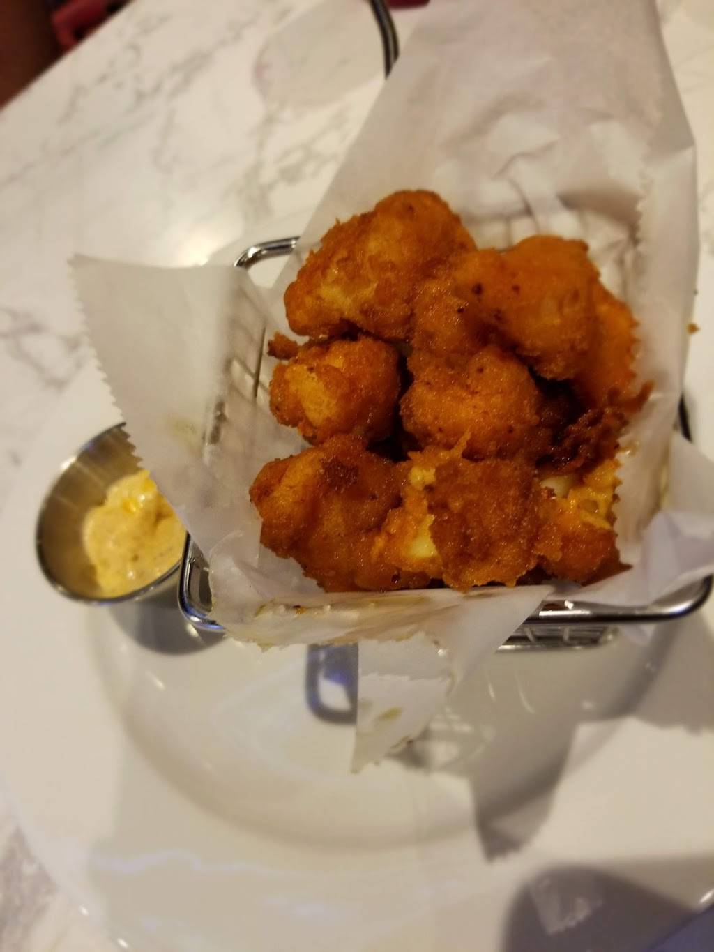 R&R Sports Bar & Grill | restaurant | 500 E 5th Ave, Gary, IN 46403, USA | 2194271047 OR +1 219-427-1047