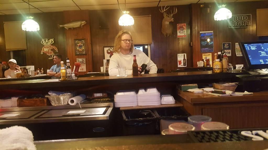 Brothers Three Bar & Grill | restaurant | 614 N Fair Oaks Ave, Madison, WI 53714, USA | 6082446818 OR +1 608-244-6818