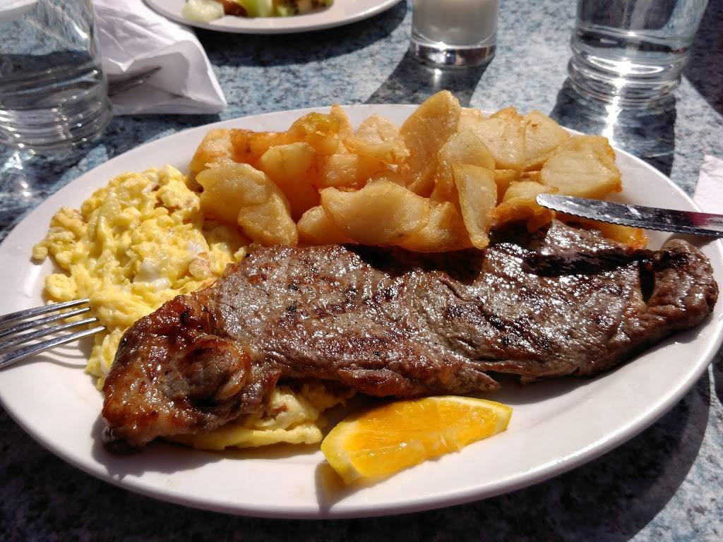 New York Cafe | restaurant | 757 Broadview Ave, Toronto, ON M4K 2P6, Canada | 4167784444 OR +1 416-778-4444