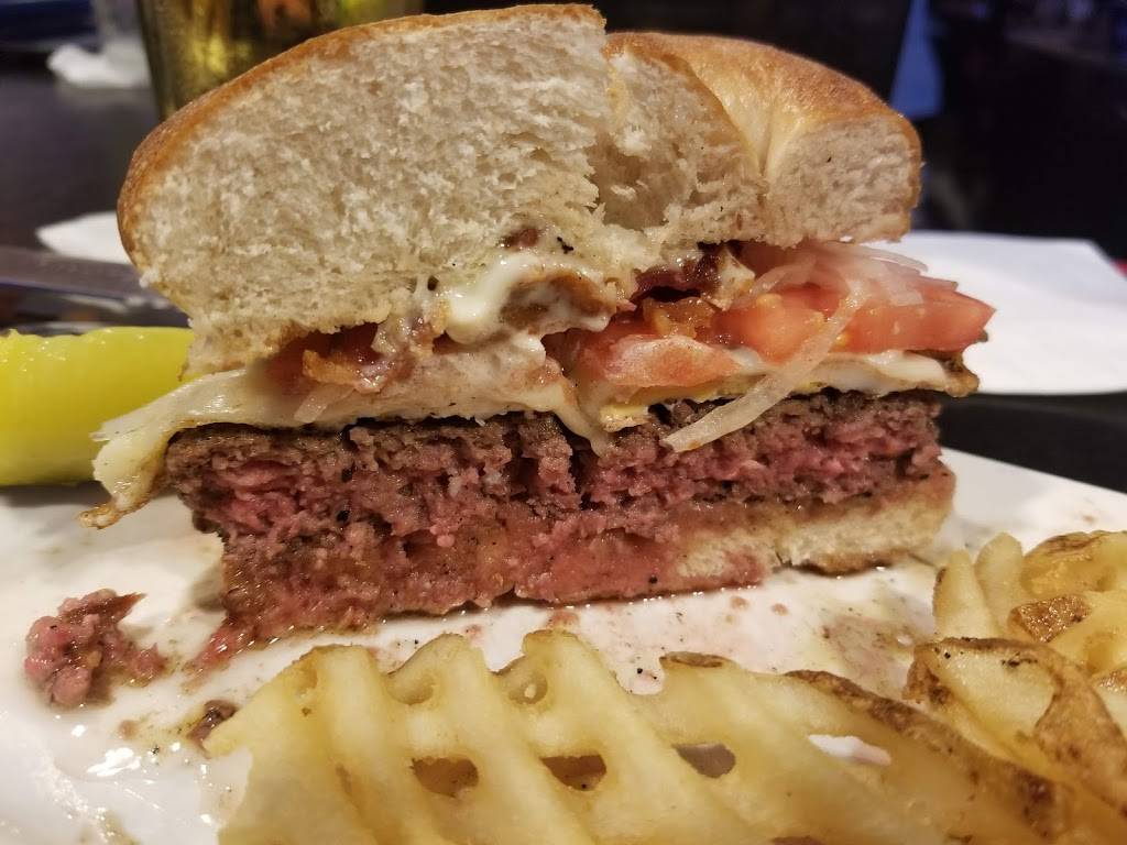 Blue & Gray Bar & Grill | restaurant | 2 Baltimore St, Gettysburg, PA 17325, USA | 7173341999 OR +1 717-334-1999