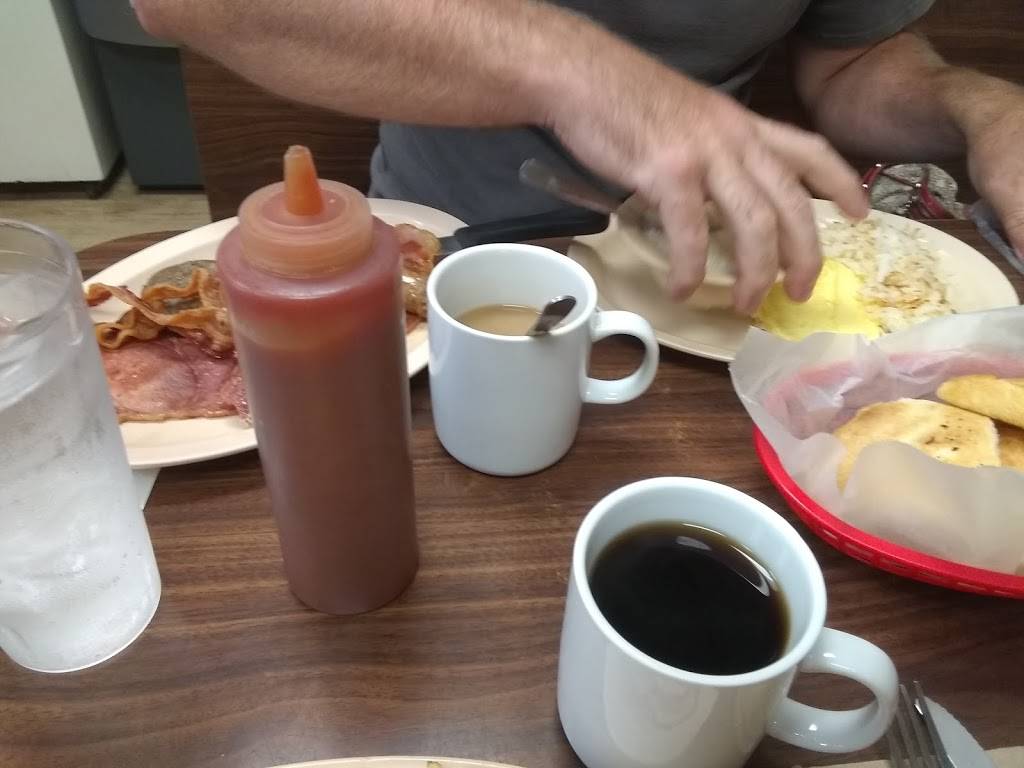 Helens Kitchen | restaurant | 2405 N Marine Blvd # B, Jacksonville, NC 28546, USA | 9104559882 OR +1 910-455-9882