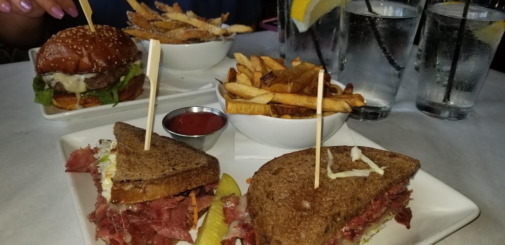 Downtown Louies Lounge | restaurant | 30 Clifford St, Detroit, MI 48226, USA | 3139611600 OR +1 313-961-1600