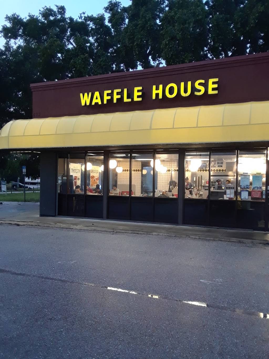 Waffle House | meal takeaway | 603 67th St Cir E, Bradenton, FL 34208, USA | 9417476634 OR +1 941-747-6634