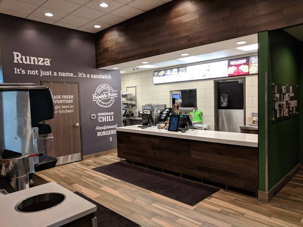 Runza Restaurant | restaurant | 12140 S 216th Plaza, Gretna, NE 68028, USA | 4029339827 OR +1 402-933-9827