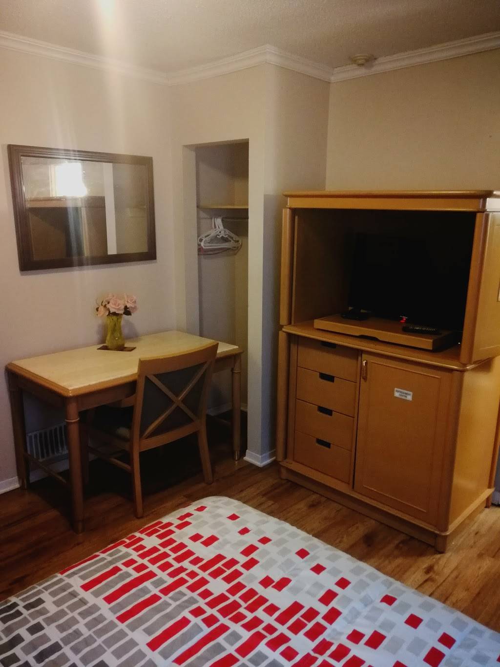 Ottawa Best Hotel | restaurant | 5023 Bank St, Gloucester, ON K1G 3N4, Canada | 6138220392 OR +1 613-822-0392