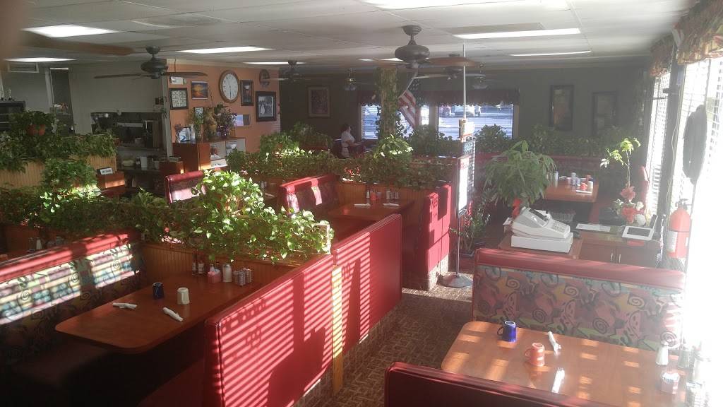 JRs Family Restaurant | restaurant | 41833 CA-74, Hemet, CA 92544, USA | 9516587932 OR +1 951-658-7932