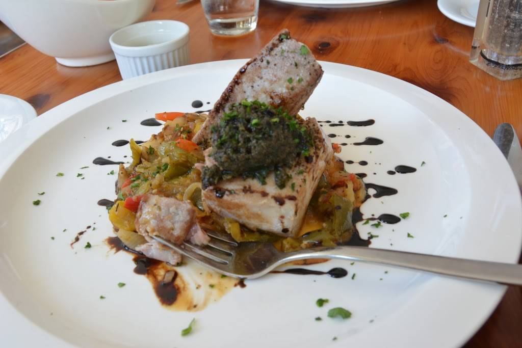 Chouquets | restaurant | 2500 Washington St, San Francisco, CA 94115, USA | 4153590075 OR +1 415-359-0075