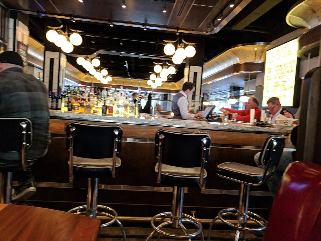 Cap City Fine Diner and Bar | restaurant | 6644 Riverside Dr, Dublin, OH 43017, USA | 6148897865 OR +1 614-889-7865