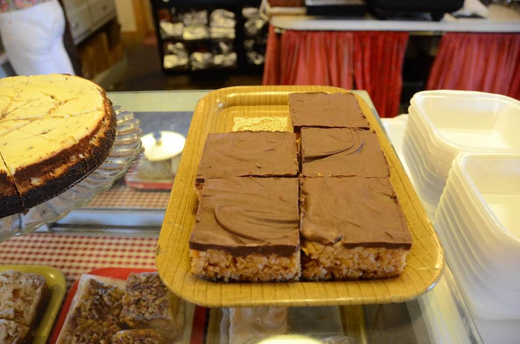 Barn Happy | restaurant | 11310 University Ave #9120, Cedar Falls, IA 50613, USA | 3192660888 OR +1 319-266-0888