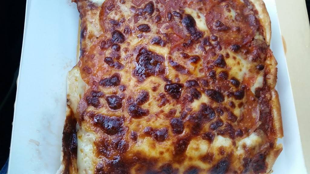 Rocky Rococo Pizza and Pasta | restaurant | 4849 S Howell Ave, Milwaukee, WI 53207, USA | 4144811616 OR +1 414-481-1616