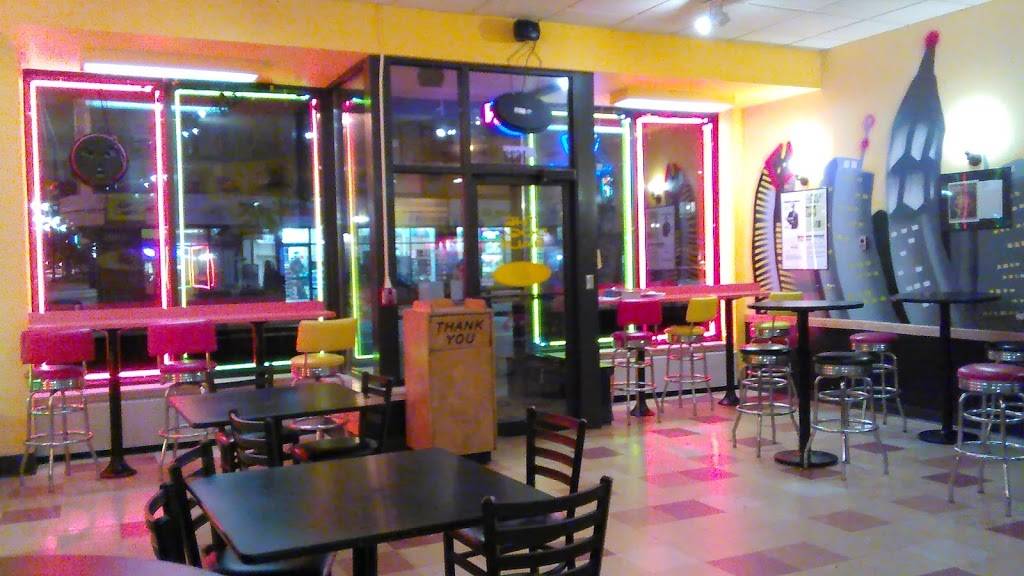 The Dogg Haus | restaurant | 1633 W Wells St, Milwaukee, WI 53233, USA | 4149339179 OR +1 414-933-9179