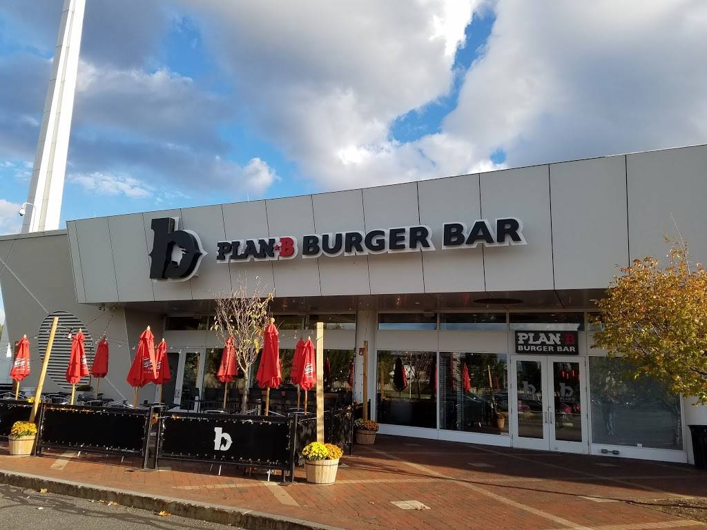 b Springfield | restaurant | 1000 W Columbus Ave, Springfield, MA 01105, USA | 4132858296 OR +1 413-285-8296