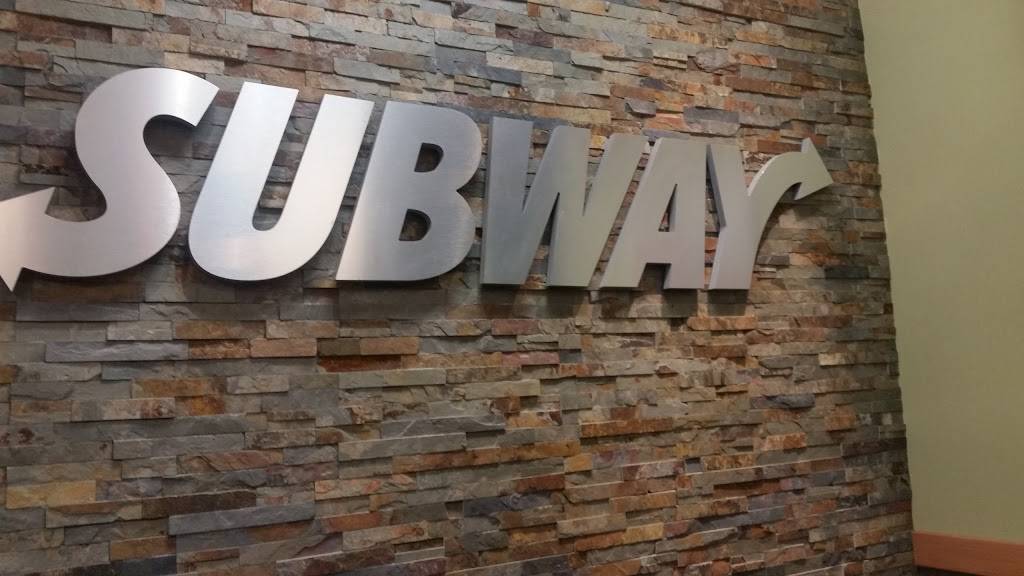 Subway Restaurants | restaurant | 1100 W Taylor St, Chicago, IL 60607, USA | 3124215074 OR +1 312-421-5074