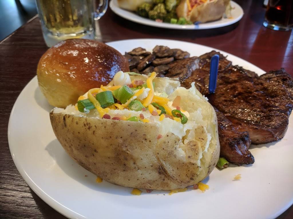 Hot Stone Pizza | restaurant | 2079, Cross County Bank Blvd, Wynne, AR 72396, USA | 8702384111 OR +1 870-238-4111