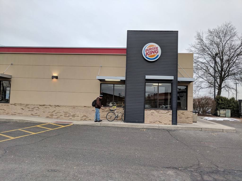 Burger King | restaurant | 800 Queen St, Southington, CT 06489, USA | 8606212727 OR +1 860-621-2727