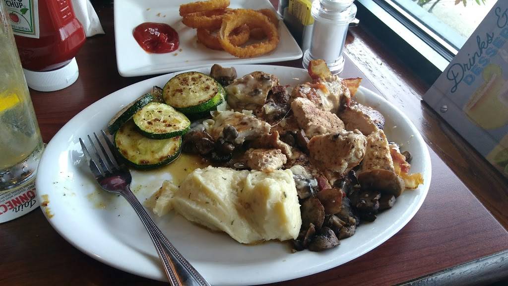 Ruby Tuesday | restaurant | 5 Walton Dr, Brewer, ME 04412, USA | 2079898953 OR +1 207-989-8953