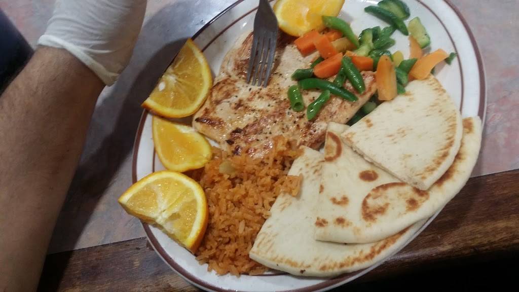 Toms Famous Burgers 12 | restaurant | 282 E Mission Blvd, Pomona, CA 91766, USA | 9096221107 OR +1 909-622-1107