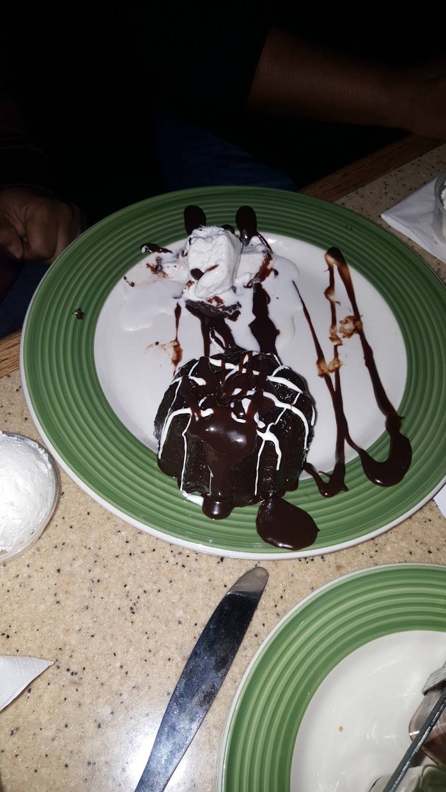 Applebees Grill + Bar | restaurant | Georgia 124, 1925 Scenic Hwy N, Snellville, GA 30078, USA | 7709791947 OR +1 770-979-1947