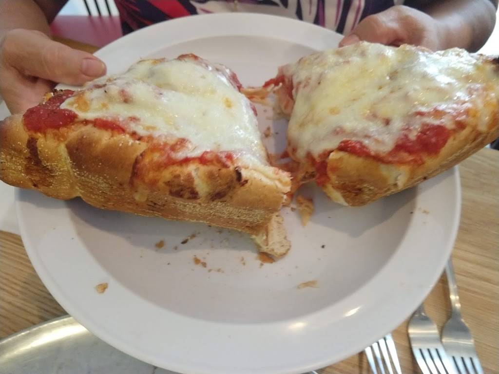 Teddys Pizza & Subs | restaurant | 9 E Federal St, Middleburg, VA 20117, USA | 5406878880 OR +1 540-687-8880