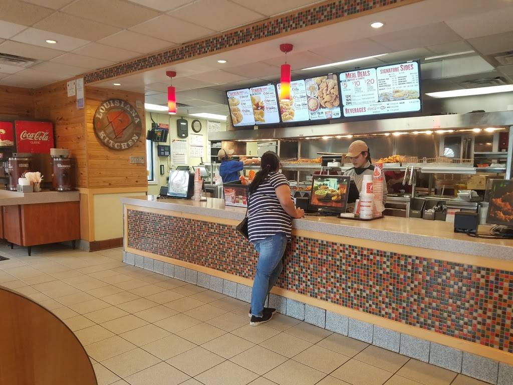 Popeyes Louisiana Kitchen | restaurant | 5721 Buckeystown Pike, Frederick, MD 21704, USA | 3016626402 OR +1 301-662-6402