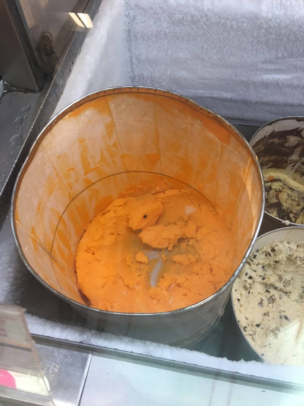 Dunkin Donuts | cafe | 5707 W North Ave, Chicago, IL 60639, USA | 7736225360 OR +1 773-622-5360