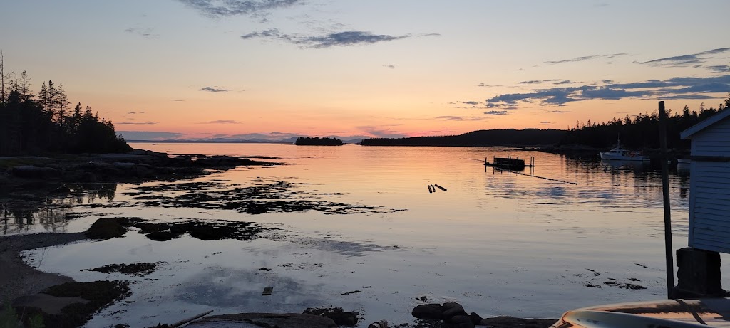 Burnt Cove Boil | restaurant | 4 Willies Way, Stonington, ME 04681, USA | 2078148528 OR +1 207-814-8528